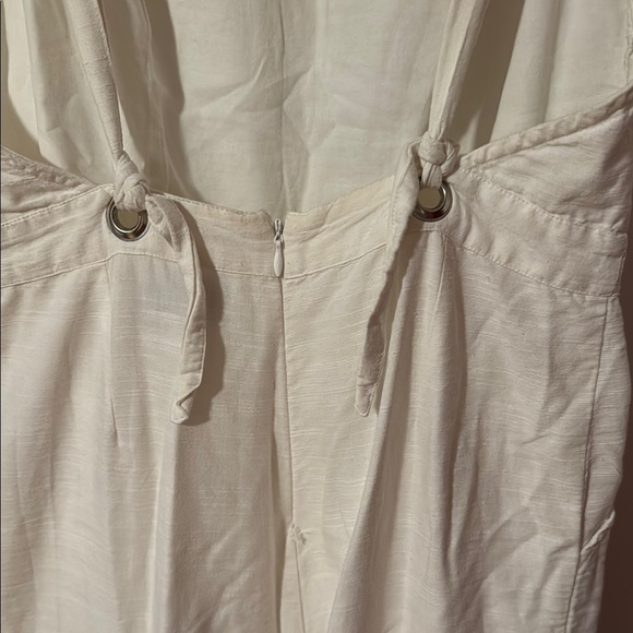 Urban Outfitters Cream Sleeveless Jumpsuit with Eyelet Hem Size S/P 100% cotton - Picture 9 of 11